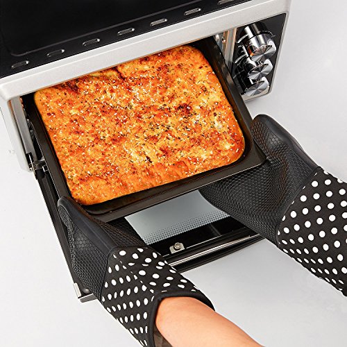 vilapur Silicone Oven Mitts - Heat Resistant to 572 °F Kitchen Oven Gloves for Cooking, Baking, Barbebue Potholder, Cooking Gloves 1 Pair, Black - Thumbnail 3