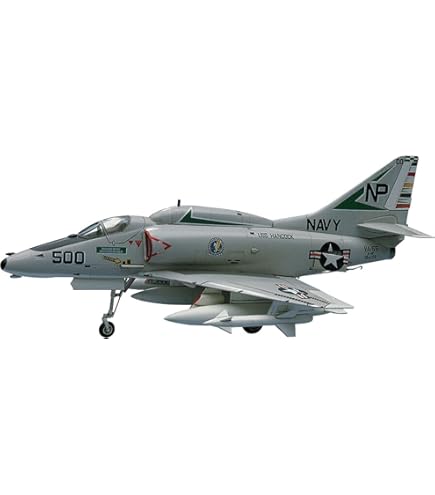 Amazon.com: Hasegawa HAC11 1:72 Scale F-106A Delta Dart Model