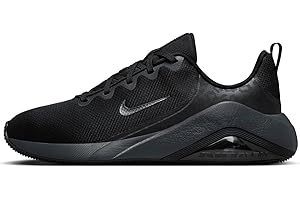 Nike Women's Bella 7 Sneaker