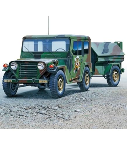 トランペッター DF-21 弾道ミサイルランチャー 1:35 トランペッター DF-21 弾道ミサイルランチャー 1:35 Amazon.com