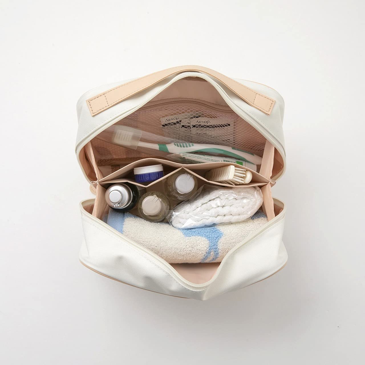 GLOBE-TROTTER LIMITED BOOK WHITE ver.:8/2発売【ムック本付録】グローブ・トロッター マルチポーチ(WHITE ver.)