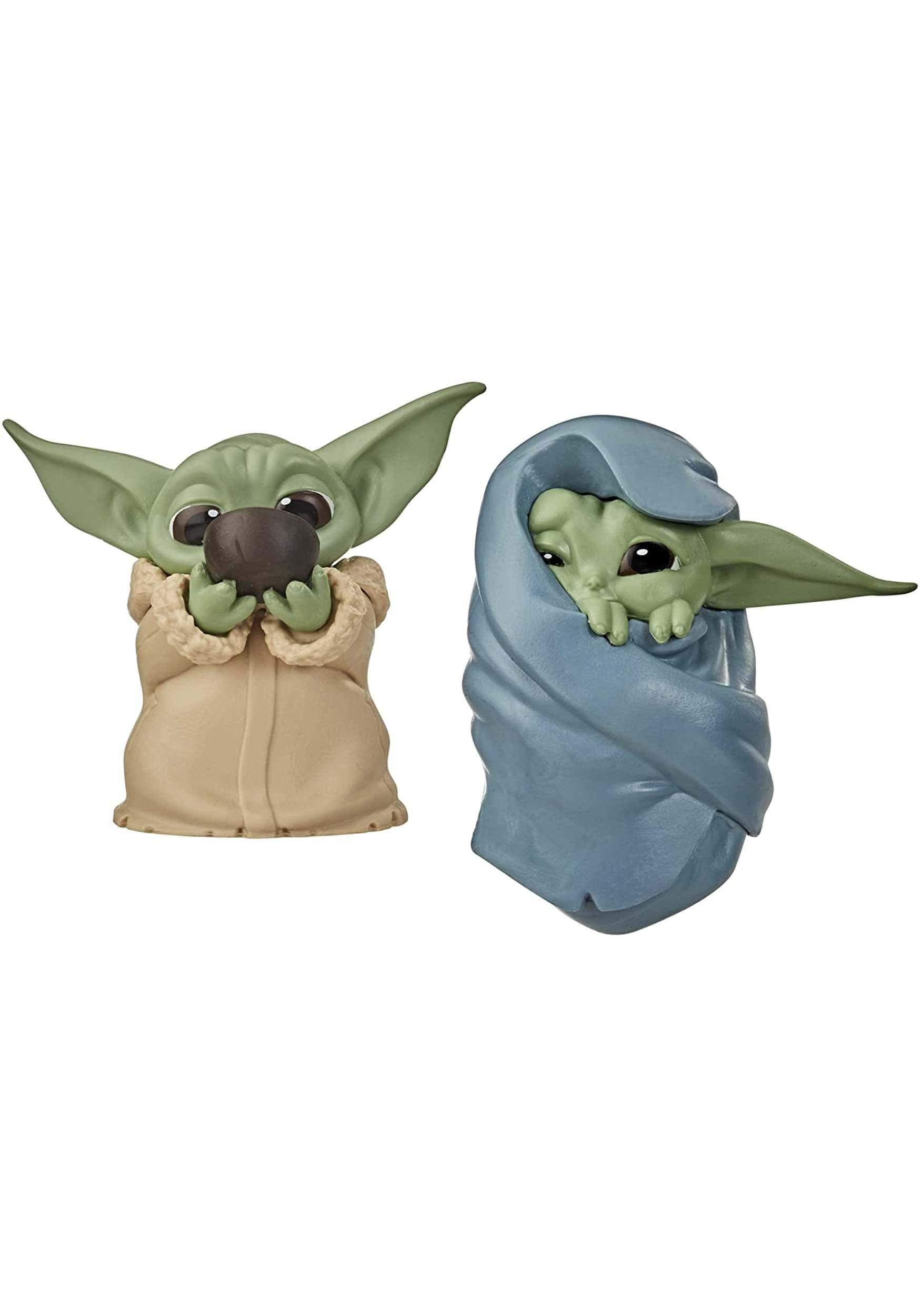 Star Wars The Bounty Collection The Child Collectible Toys “Baby Yoda” Sipping Soup, Blanket-Wrapped Figure 2-Pack