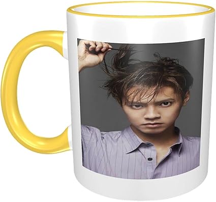 Amazon Co Jp 片寄涼太 かたよせりょうた Katayose Ryota エッジカラーマグ 両面 マグ家庭用マグ磁器カップウォーターカップセラミッククリエイティブパーソナリティオフィス飲用カップ朝食カップ330ml Yellow ホーム キッチン