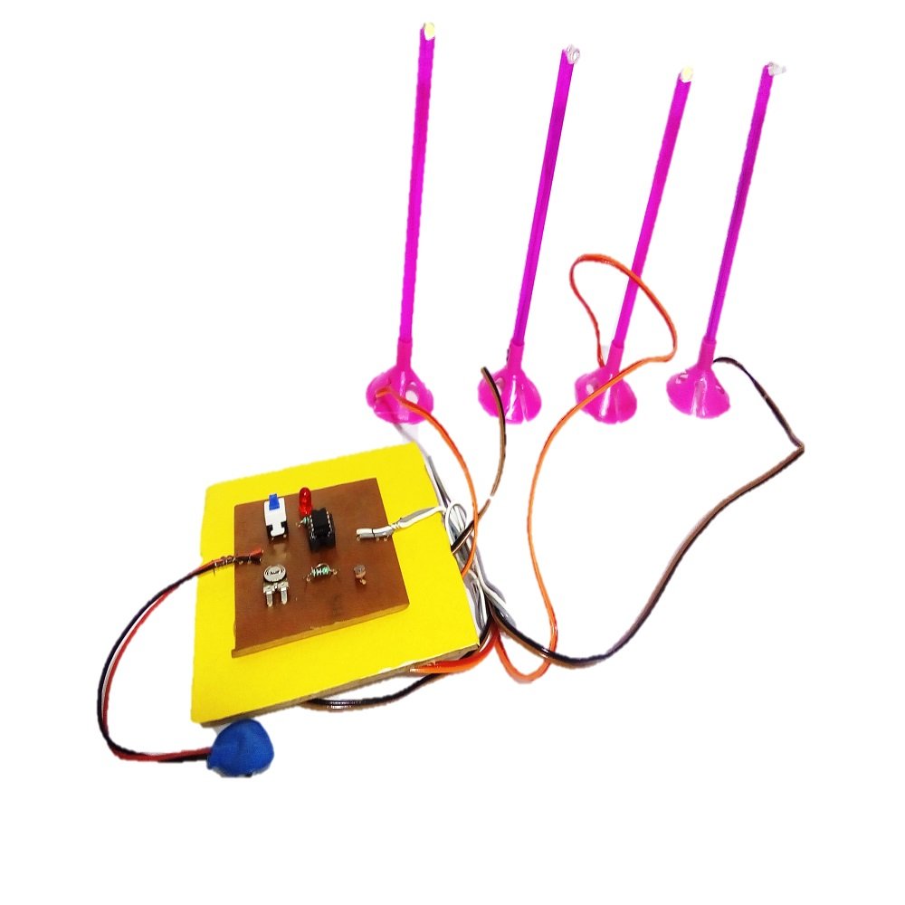 SRROBOTICS Street Light with 4 led Lights