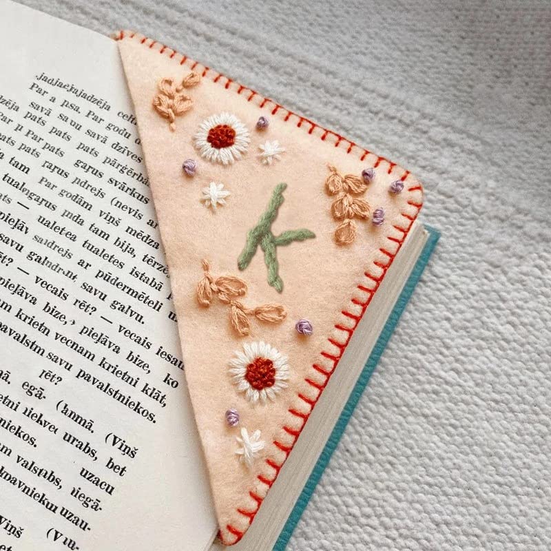 Litthing Hand Embroidered Corner Bookmark, 26 Letters Personalised Seasons Felt Triangle Bookmarks Gifts for Book Lovers Men Women