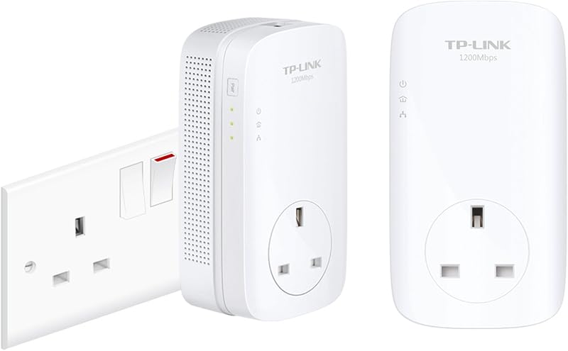 TP-Link TL- 1200 Mbps Gigabit Passthrough Powerline Starter Kit White