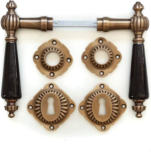 Antikas Poignée de porte en laiton Joli poignées de porte décorées comme des ferrures Antikas Poignée de porte en laiton Joli poignées de porte décorées comme des ferrures