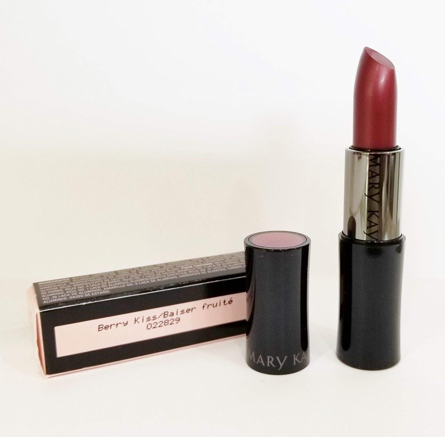 Mary Kay Creme Lipstick ~ Berry Kiss