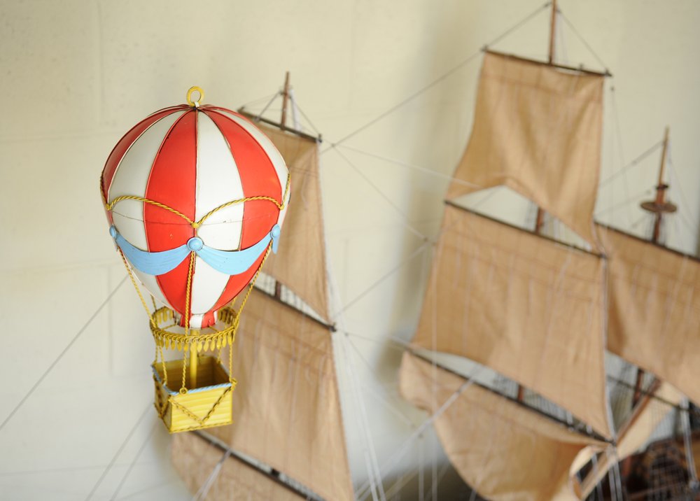 Old Modern Handicrafts Vintage Hot Air Balloon Wall Decor