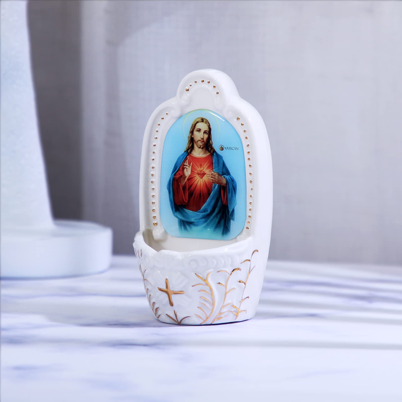 KOMI Porcelain Catholic Holy Water Font Sacred Heart of Jesus Holy Water Fonts for Entrance of Home Church Wall Hanging Decor Great Gift for First Communion Confirmation Housewarming