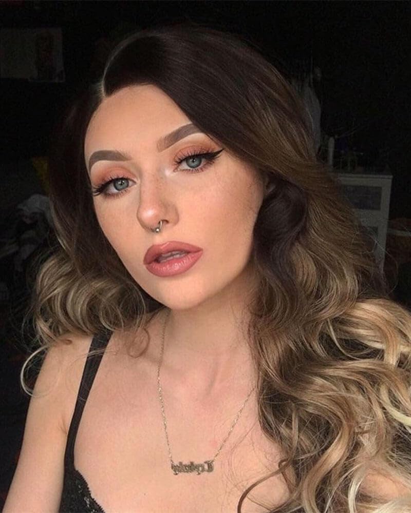 Xiweiya Wigs Synthetic Brown Lace Front Wigs Blonde Tips Long Body Wave Heat Resistant Fiber Ombre Synthetic Wigs Middle Part — image 1