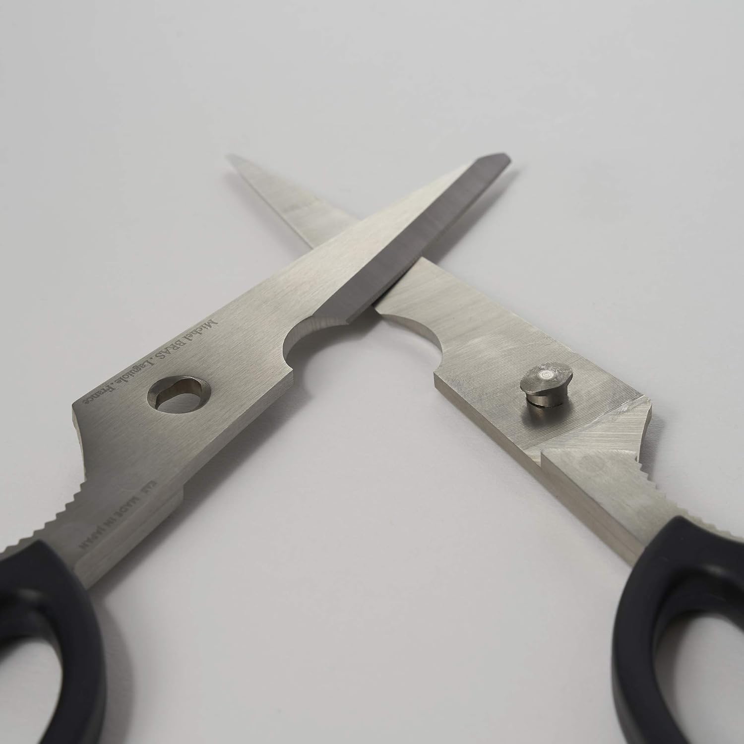 KAI Michel Bras Japanese Kitchen Scissors large, black with a total length of 23 cm, blade 14 cm - Image 4