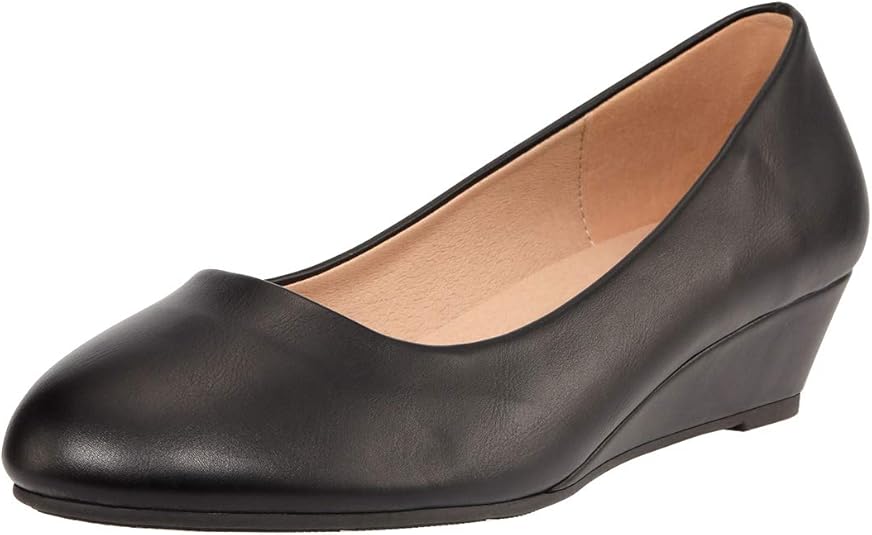 stacked heel pumps round toe