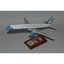 Boeing VC-32A 1/200 モデルプレーン 71BTvtoY2-L._UF894,1000_QL80_.jpg