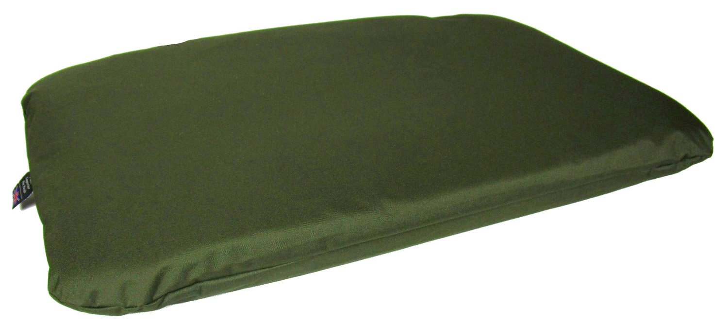 P & L Superior Pet Beds Heavy Duty Waterproof Pet Duvets, Medium, 105 x 70 x 11 cm, Green