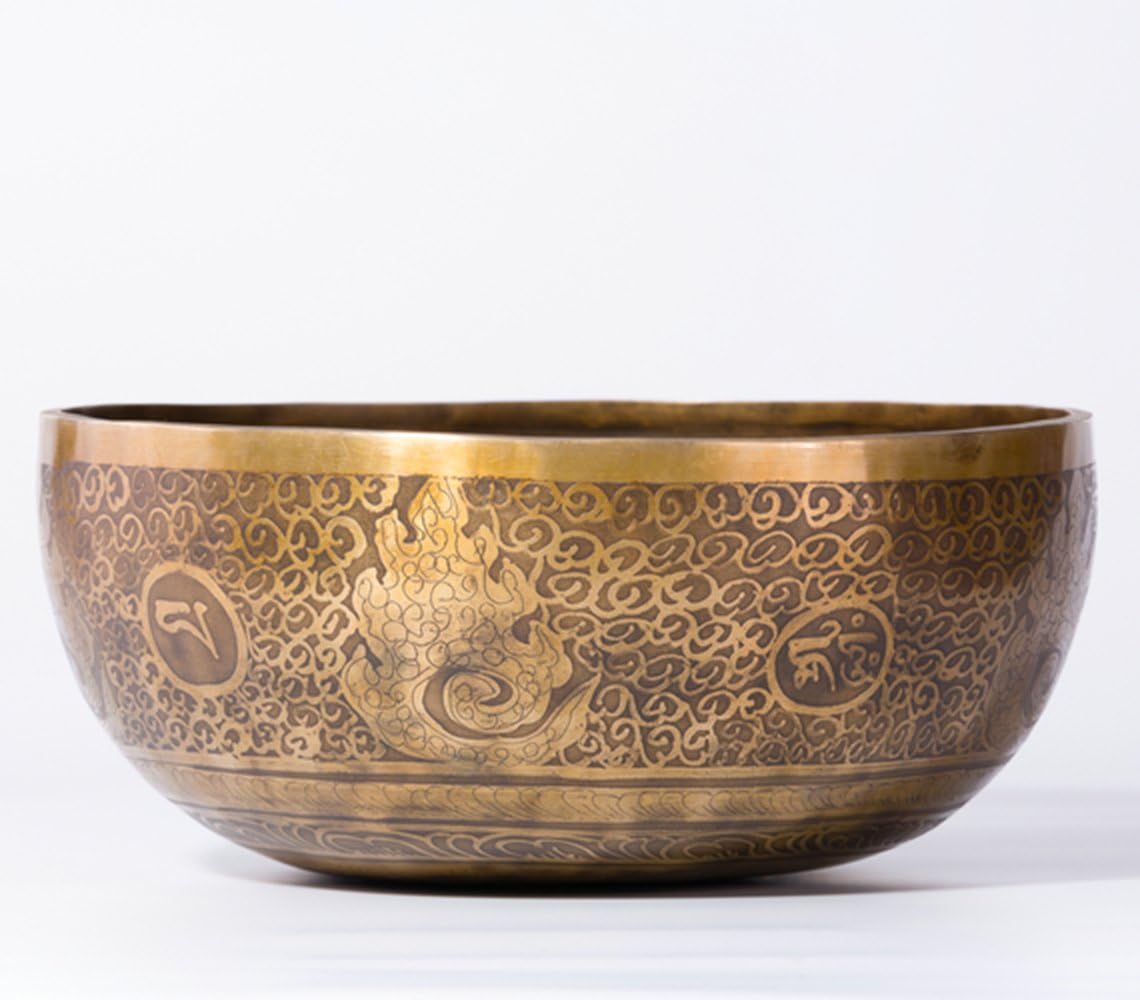 Tibetan Singing Bowl Set 700 g, 13 cm, Meditation Om Mani Singing Bowl, Vibration Hand Hammered Metal Singing Bowl Set from Nepal for Meditation, Prayer, Yoga and Healing