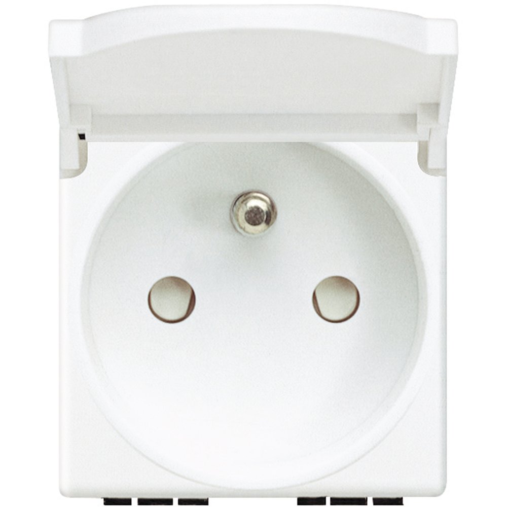 Bticino Livinglight – French Base 2 Poles + Earth Output 10/16a + Light Cover