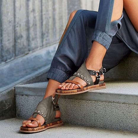 correct toe comfy sandals