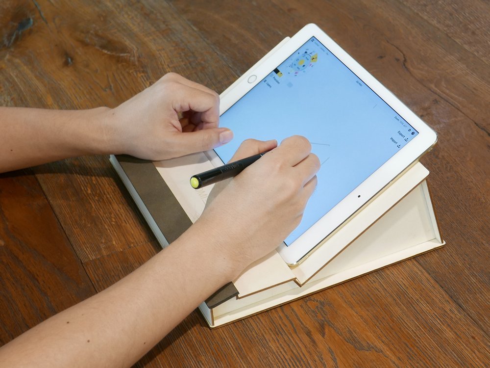 Drawing stand for iPad 9.7 & 10.5 & 12.9 inch. Enhances comfort while