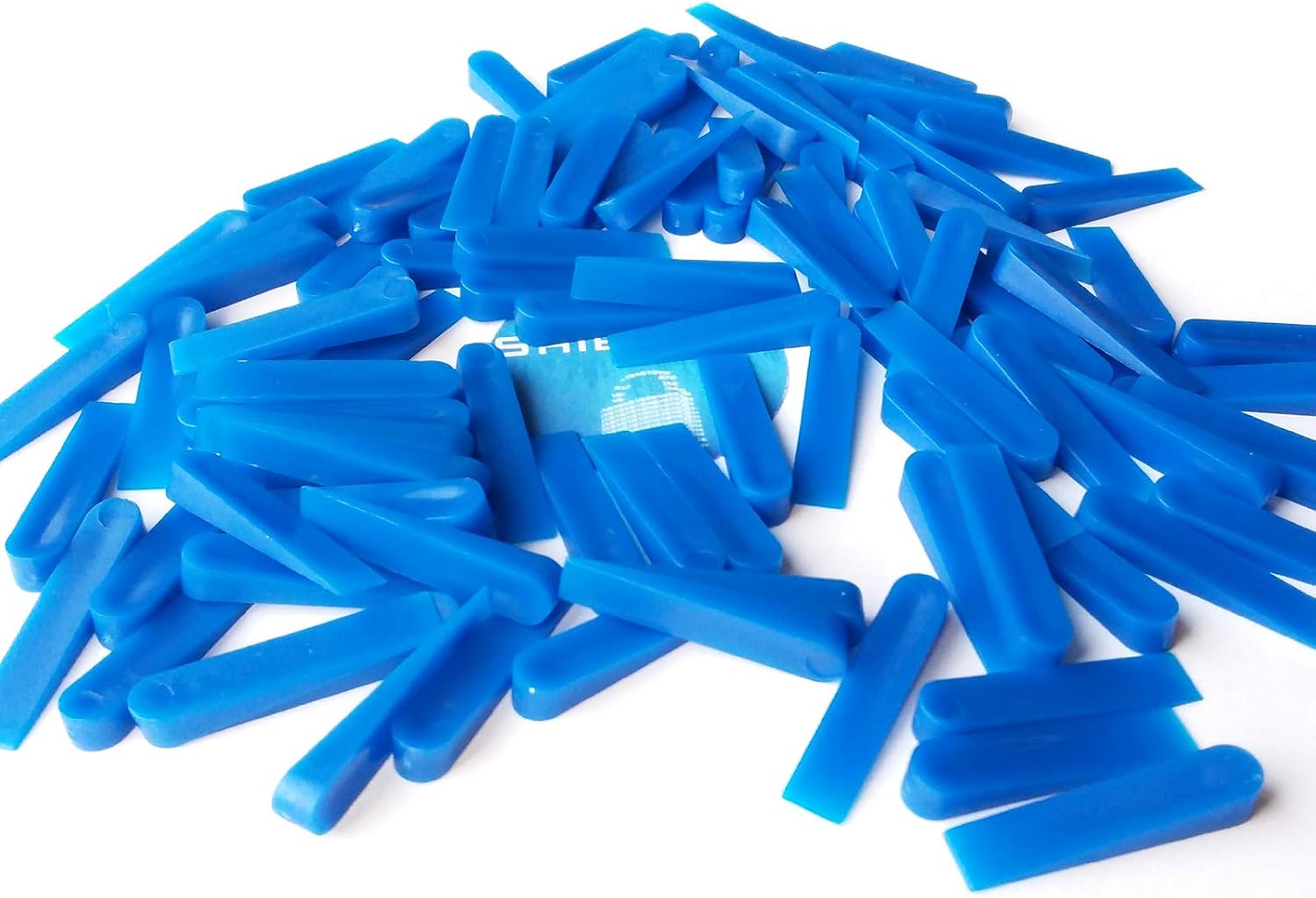100 x ShieldUp Small Plastic Tile Wedges or Spacers, Blue, 30mm x 5mm x 4mm
