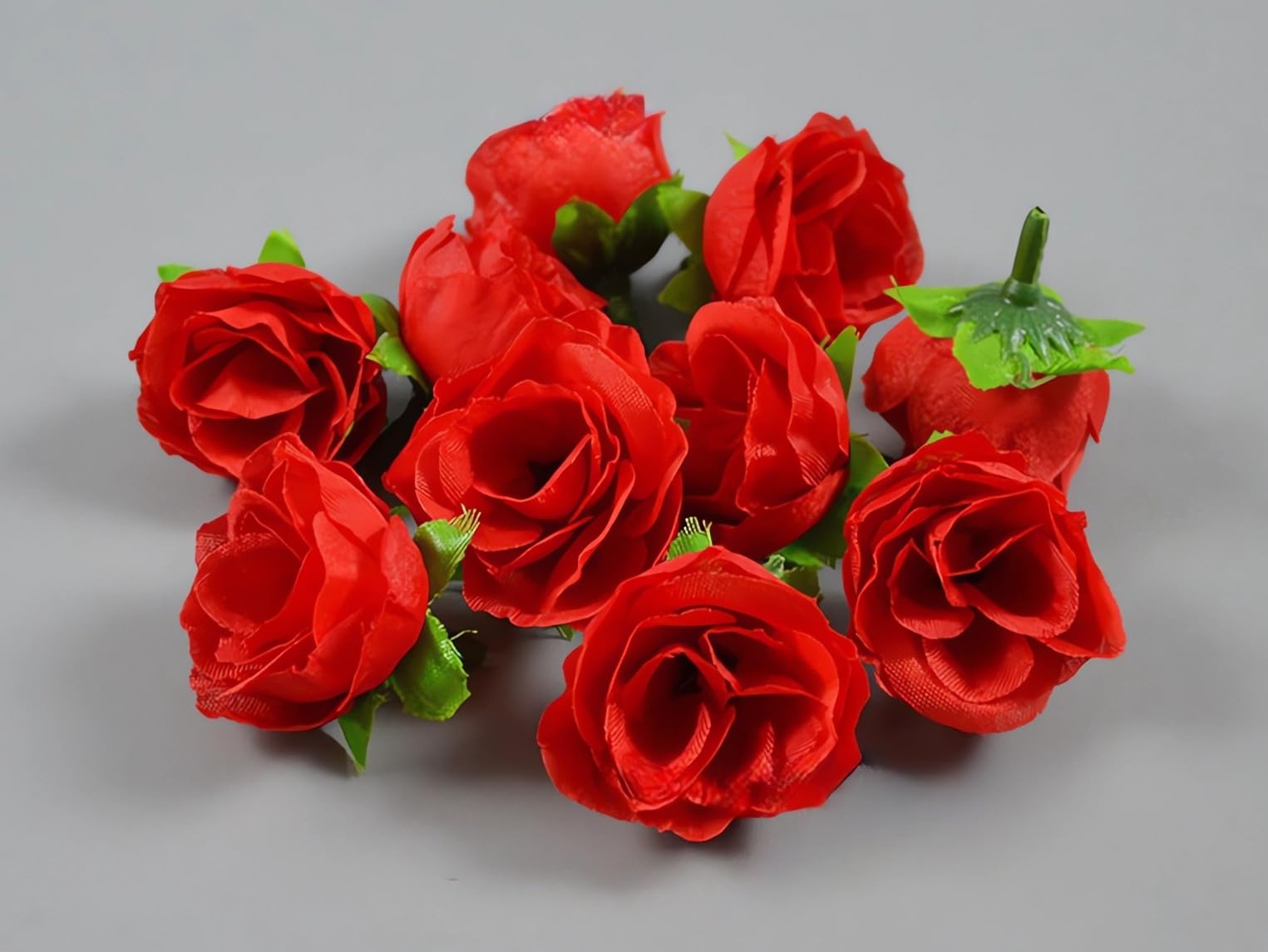 Fake Rose Flower Heads, 50 Pack Artificial Red Rose Flower Heads, 1.2 Inch Mini Realistic Silk Rose Head for Crafts Wedding Home Decoration Party Marriage Car Shoes Hats Corsage Accessory Decor