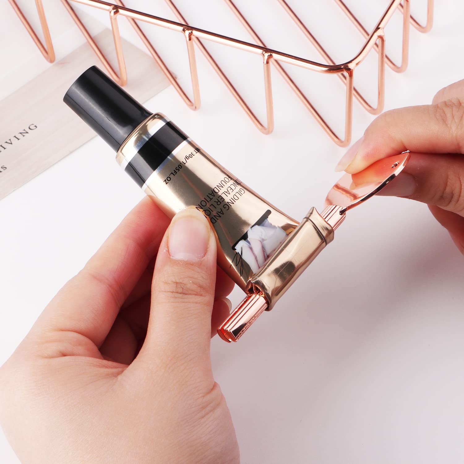 4PCS Toothpaste Squeezer,Tube Squeezer, Metal Tube Presser Tube Roller Tube Wringer Keys Dispenser Roller for Toothpaste Cosmetic Oil Cream Paint Squeezer(4 Color)