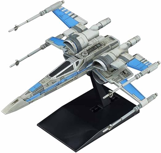 Amazon ビークルモデル 011 スター ウォーズ 最後のジェダイ Xウイング ファイター レジスタンス ブルー中隊仕様 プラモデル プラモデル 通販