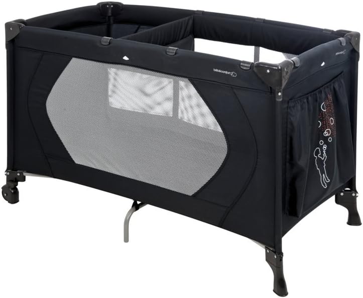 baby rubbing hands together