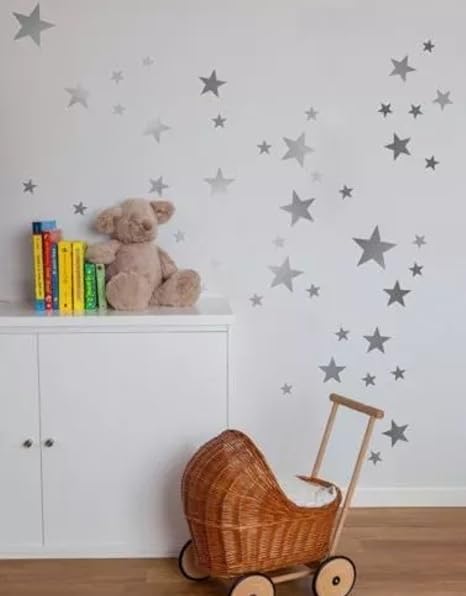 55 Mixtes Taille Etoiles Stickers Muraux Autocollant Kid Art Chambre D Enfant Decoration Chambre A Coucher En Vinyle Silver Amazon Fr Cuisine Maison