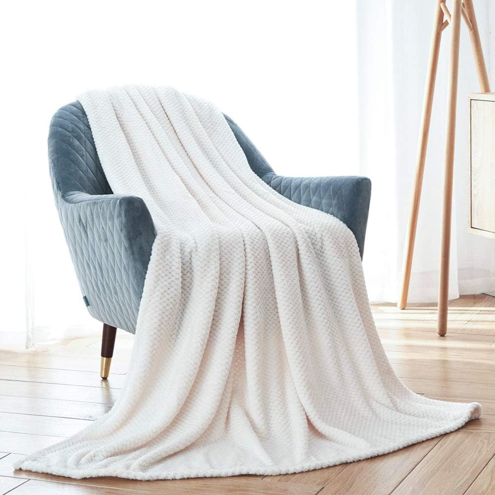 CAI TENG Waffle Textured Fleece Blanket Flannel Blanket Cream Throw Blankets for Couch Sofa Living Room Plush Lightweight Microfiber Throw (Cream, Twin Size 60 x 80 Inches)