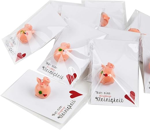 Lot De 10 Petits Cadeaux Pour Invites Emballes Dans Un Joli Ventre Porte Bonheur De 2 5 Cm Trefle En Fer A Cheval Rouge Mini Cadeau Pour Invites De Soie Anniversaire Decoration De Table