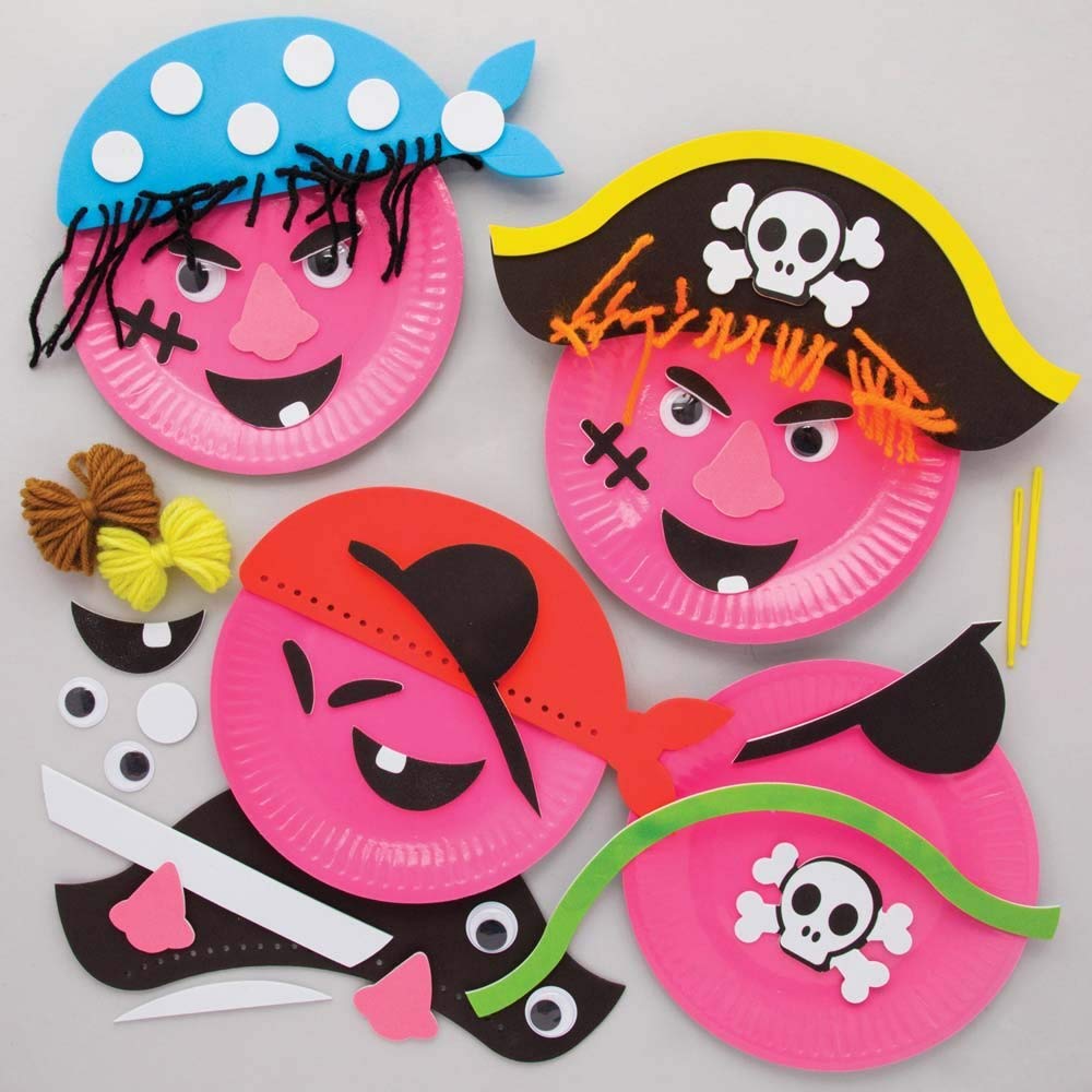 Baker Ross FE316 Pirate Craft Plate Kits - Pack of 4, Childrens Craft Kits Paper Plate and Adhesive Foam Pieces Included Perfect for Arts & Craft Activities