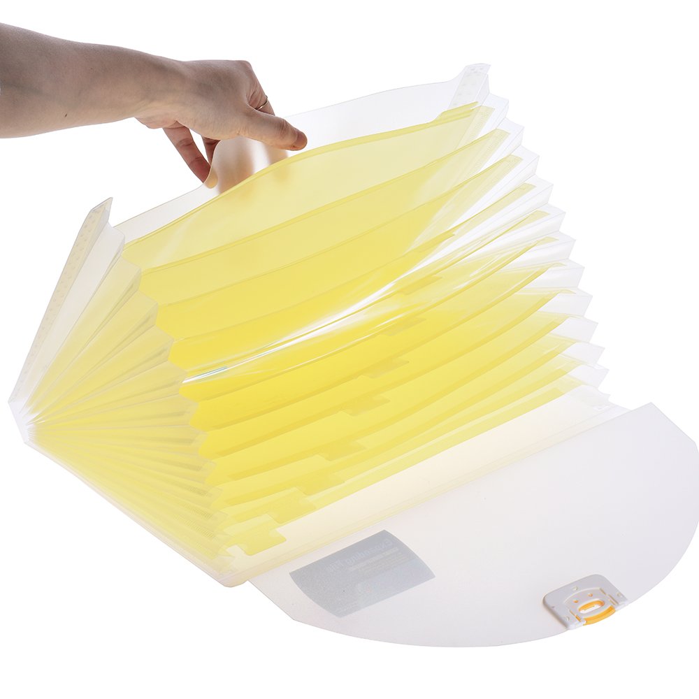 Carpeta transparente clasificadora con 13 bolsillos de tamaño A4. Cierre de plástico.