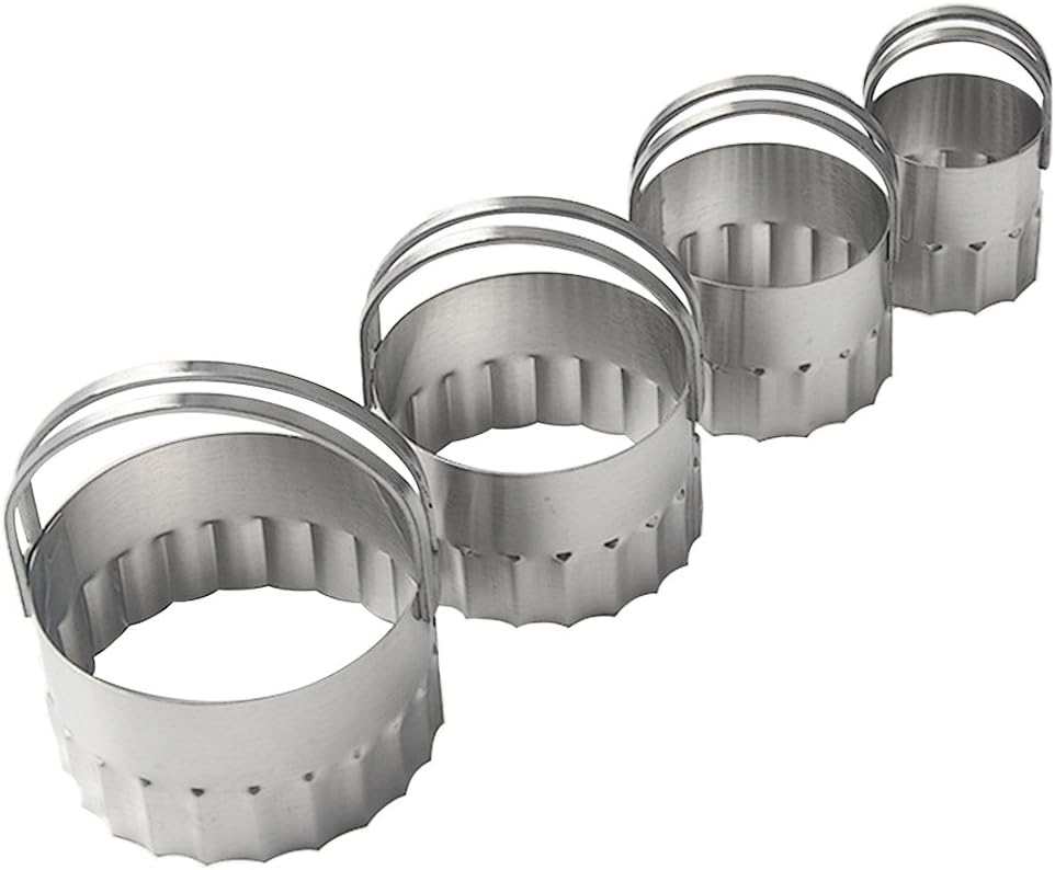 4PCS/Set x Stainless Steel Round Biscuit Cutters, Double-Edged Metal Pastry Cookie Cutters for Muffins Crumpets Donuts & Scones(Silver)