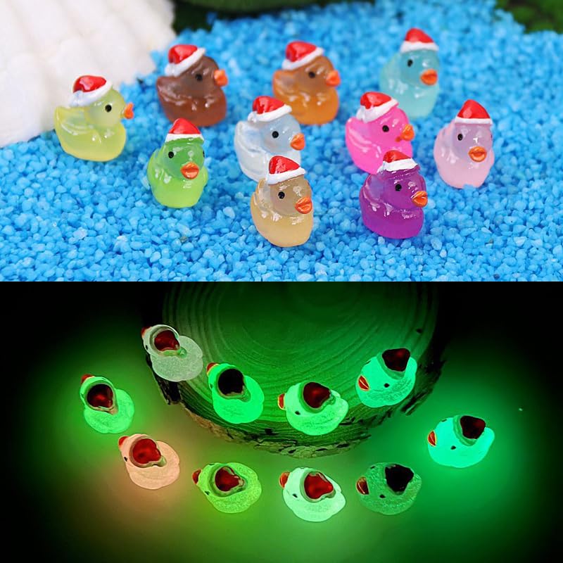 50Pcs Christmas Mini Resin Ducks Luminous Tiny Small Ducks with Santa Hats, Glow in The Dark Mini Santa Ducks for Christmas Stocking Stuffers Bag Fillers Party Garden Miniature Landscape Accessories