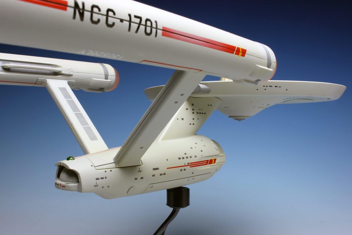 DIAMOND SELECT TOYS Star Trek: U.S.S. Enterprise NCC-1701 High Definition Ship: Toys & Games