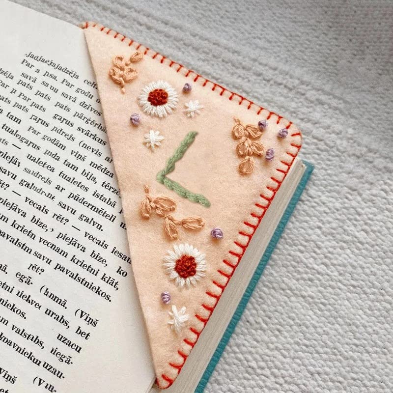 Litthing Hand Embroidered Corner Bookmark, 26 Letters Personalised Seasons Felt Triangle Bookmarks Gifts for Book Lovers Men Women