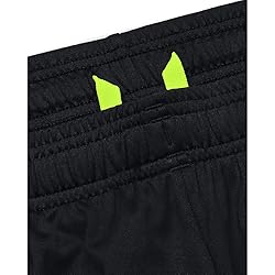 Under Armour Mens Tech Graphic Short , Black