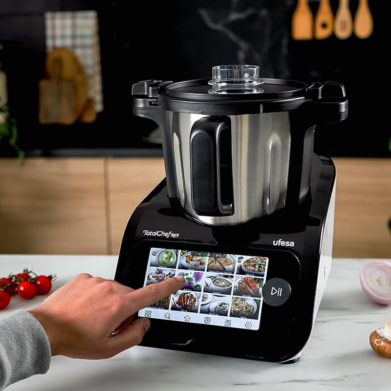 TotalChef RK6 Robot da Cucina Multifunzione Intelligente, Display Digitale 7”, WIFI, 30 Funzioni, Caraffa in Acciaio Inox, 3,5 L, Bilancia Integrata, 15 Programmi, Accessori