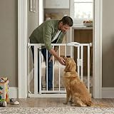 Safetots Pressure Fit Self Closing Stair Gate 68.5-75cm White view 8