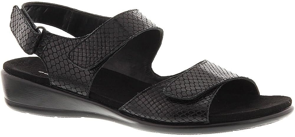 ladies wide fit walking boots