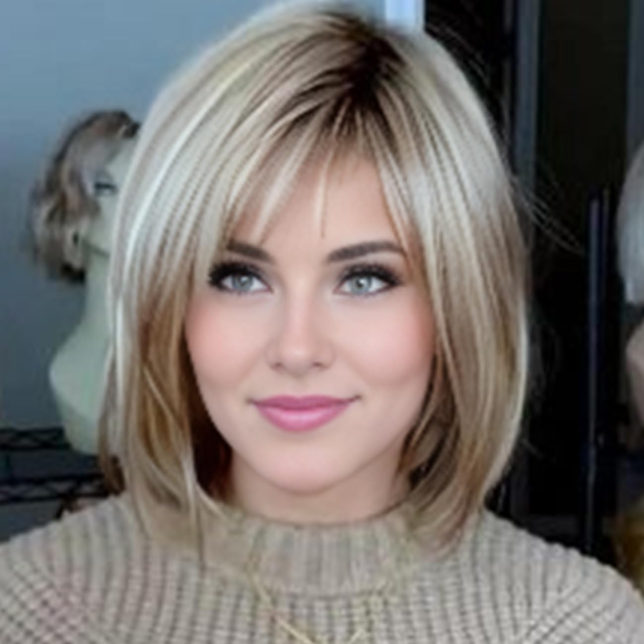 Photo 1 of RENERSHOW Layered Blonde Bob Wigs for White Women with Bangs Straight Short Hair Wig Synthetic Ombre Blonde Highlight Bobo Haircuts Natural Daily Party Wig