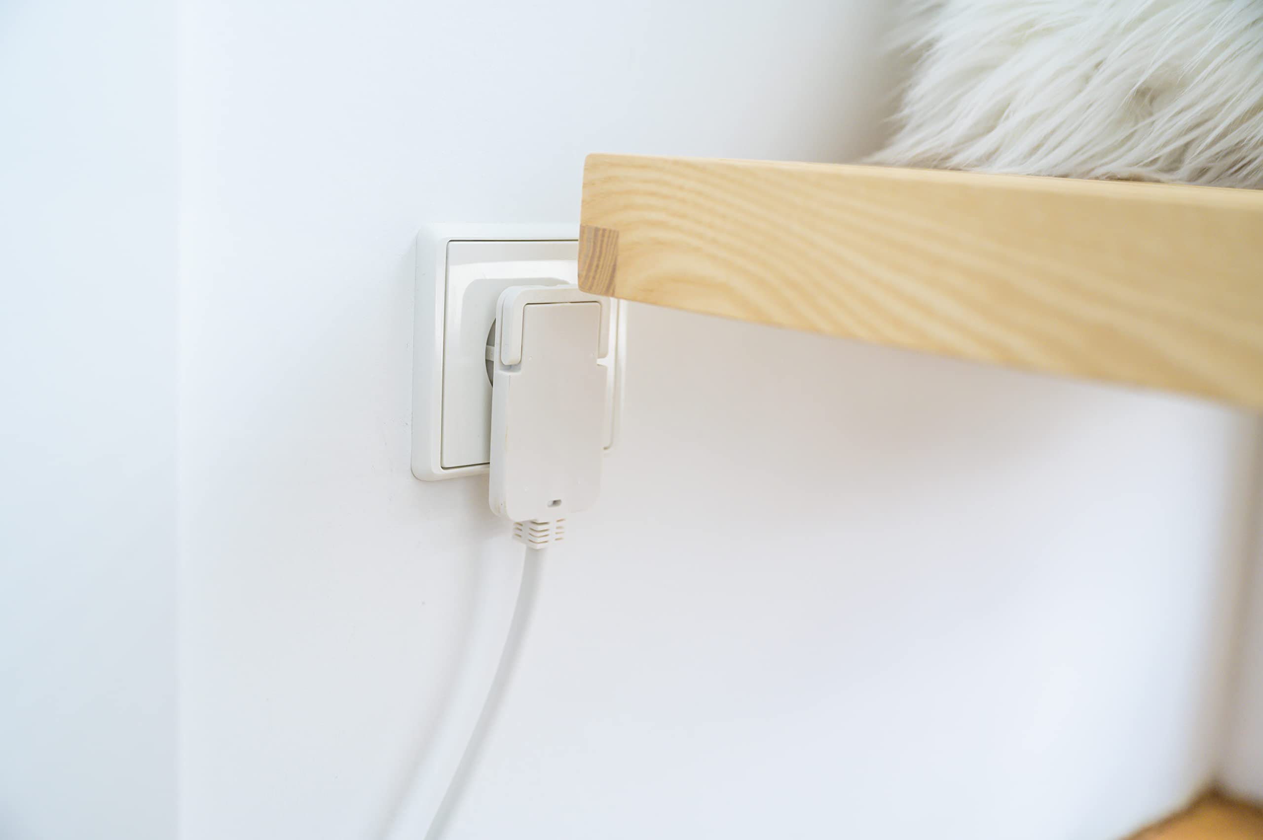 Brennenstuhl Qualitäts-Kunststoff-Verlängerungskabel mit Flachstecker (Verlängerungskabel flach für innen mit 5m Kabel) weiß 3