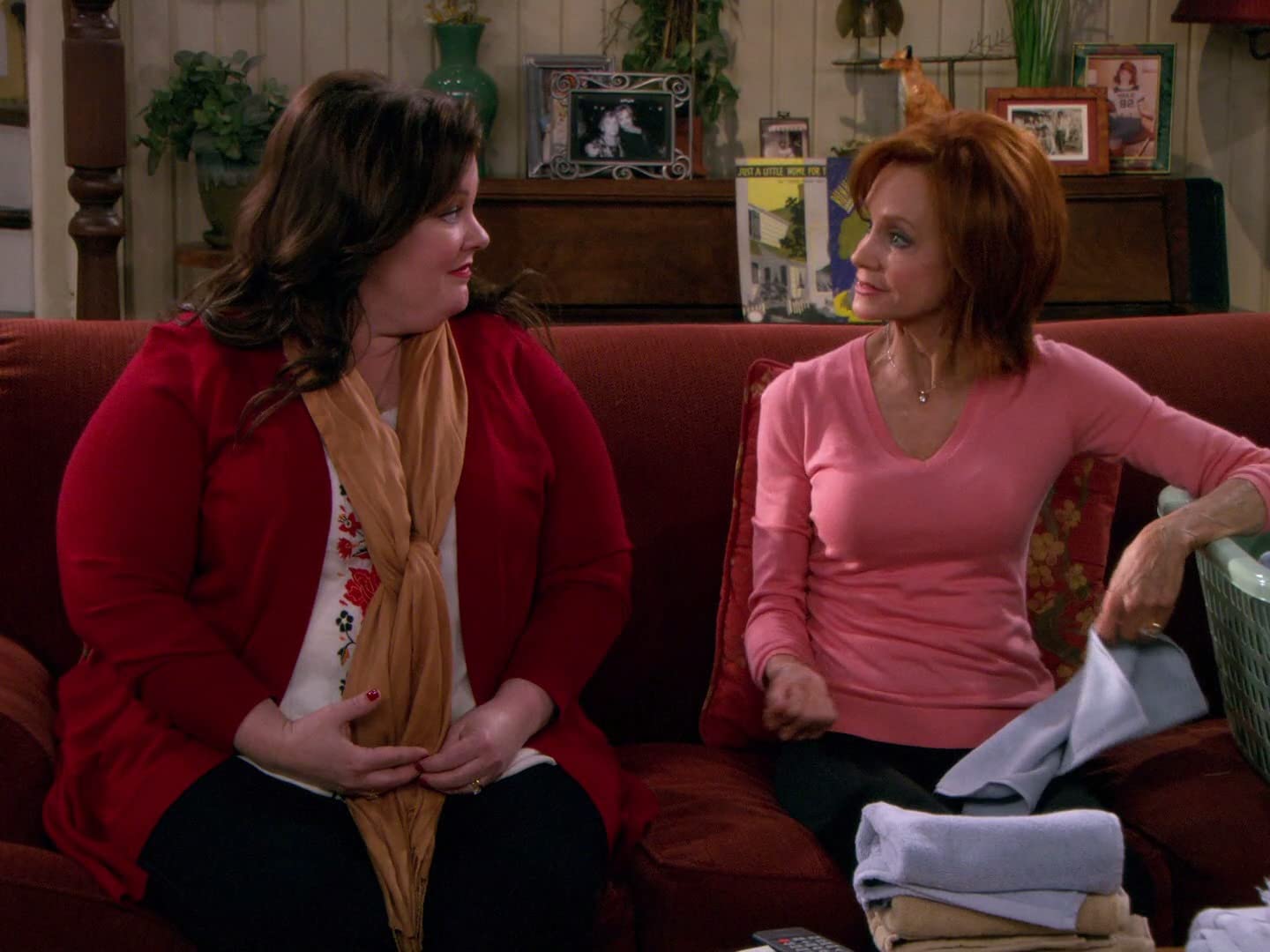 Watch Mike and Molly: The Complete Third Season | Prime Video