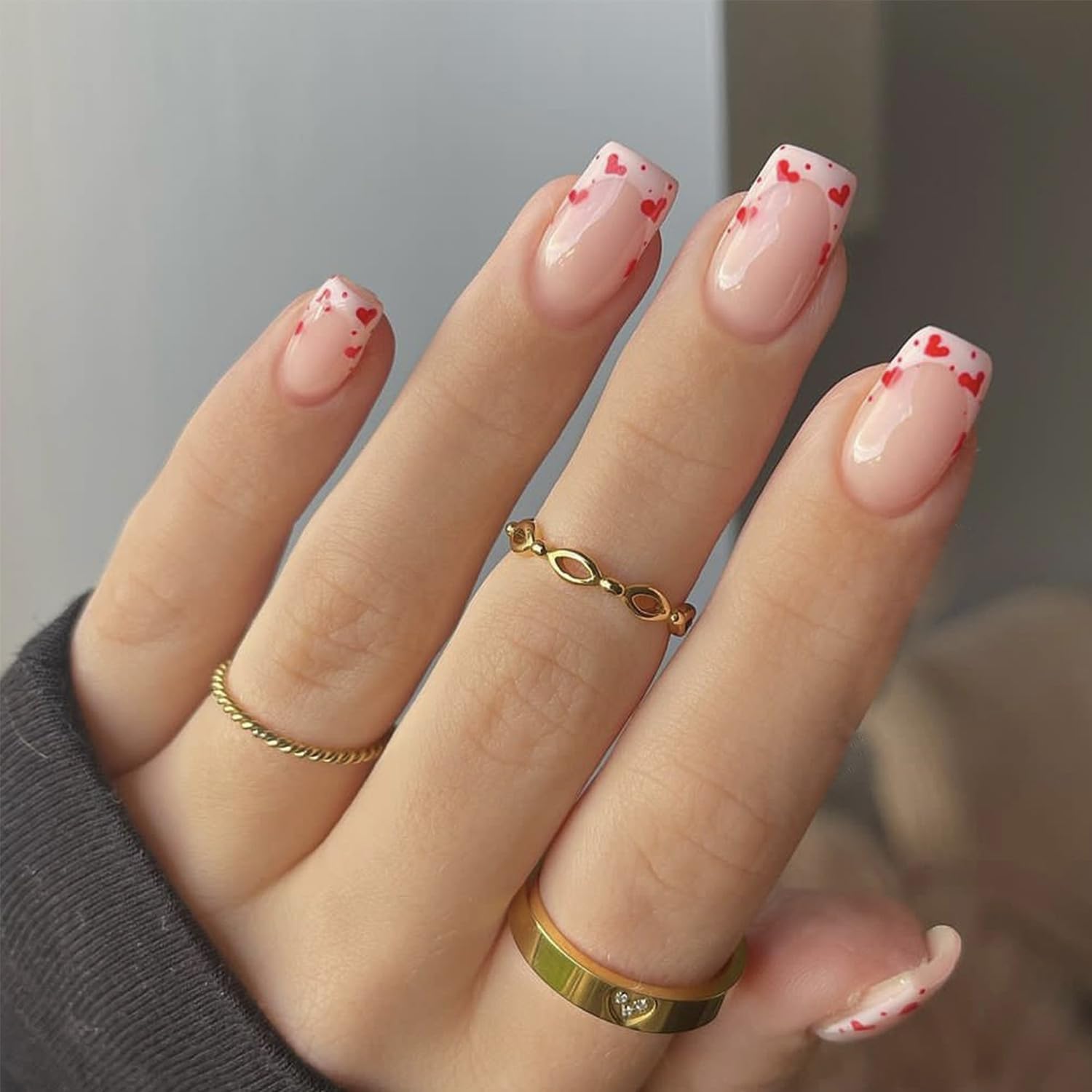 24Pcs Valentine's Day French Tip Press on Nails Short Square NEWSPIED Heart Fake Nails Pink Nail Tips Glue on Nails Glossy Designs Valentines False Nails for Women Acrylic Manicure Decorations Tips