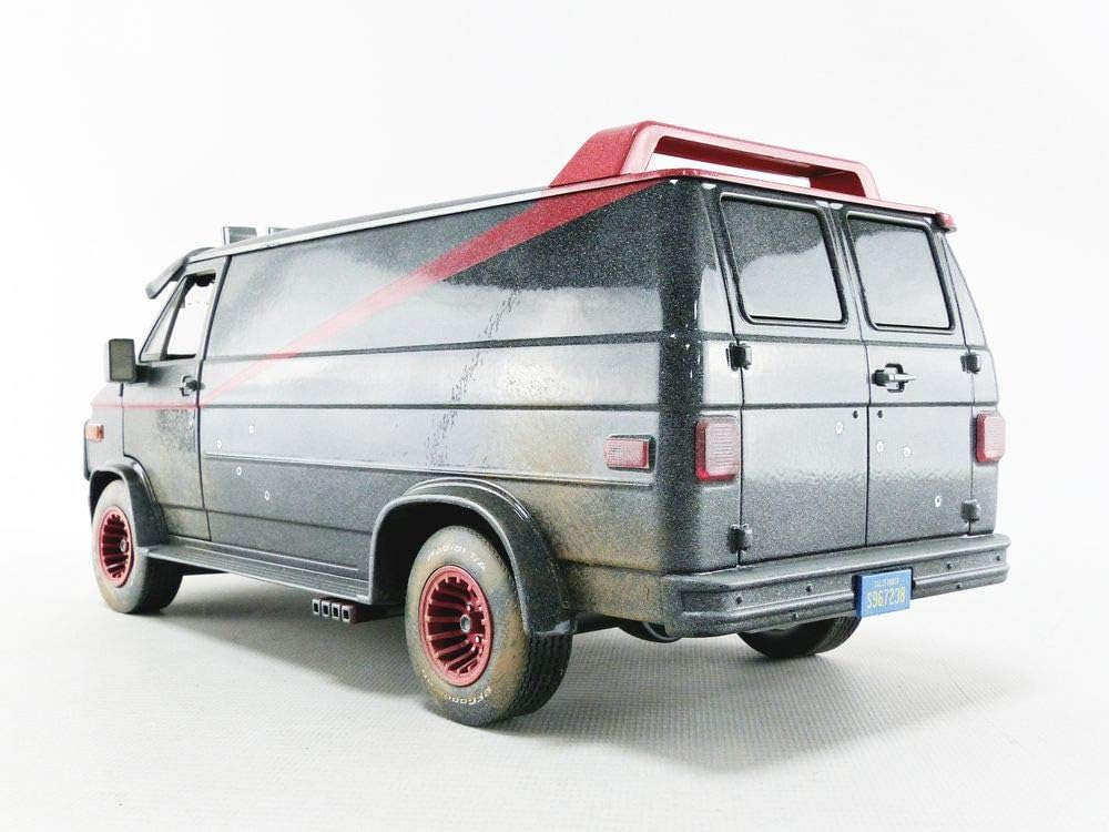 Greenlight 13567 Collectible Miniature Car, Black/Red, Black / Red, 1 inch - Image 4
