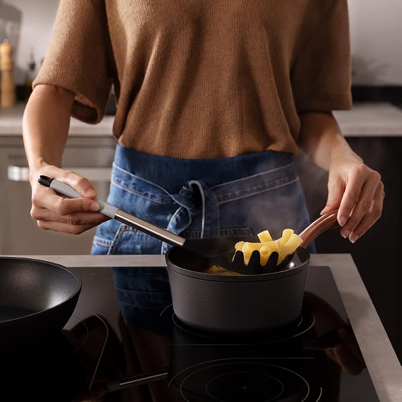 Cazo Polka Fantasy 16 Pot Golden. Diametro 16 cm, capacità 1,3 L, alluminio forgiato, non flinum più teflon, PFOA gratuito, adatto a tutti i tipi di cucine, copertura