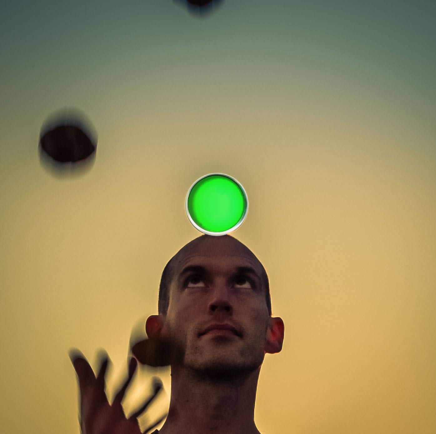 DSJUGGLING 75mm Fushigi Glow in The Dark Ball, 3