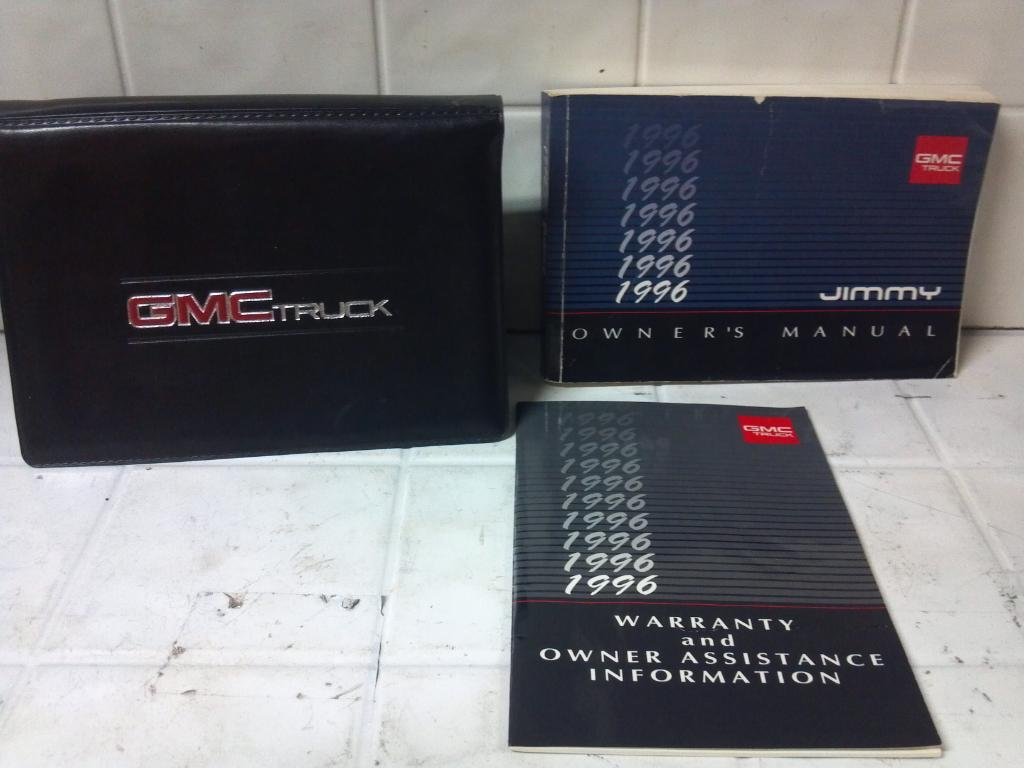 1996 GMC Jimmy Owners Manual Paperback – 1996