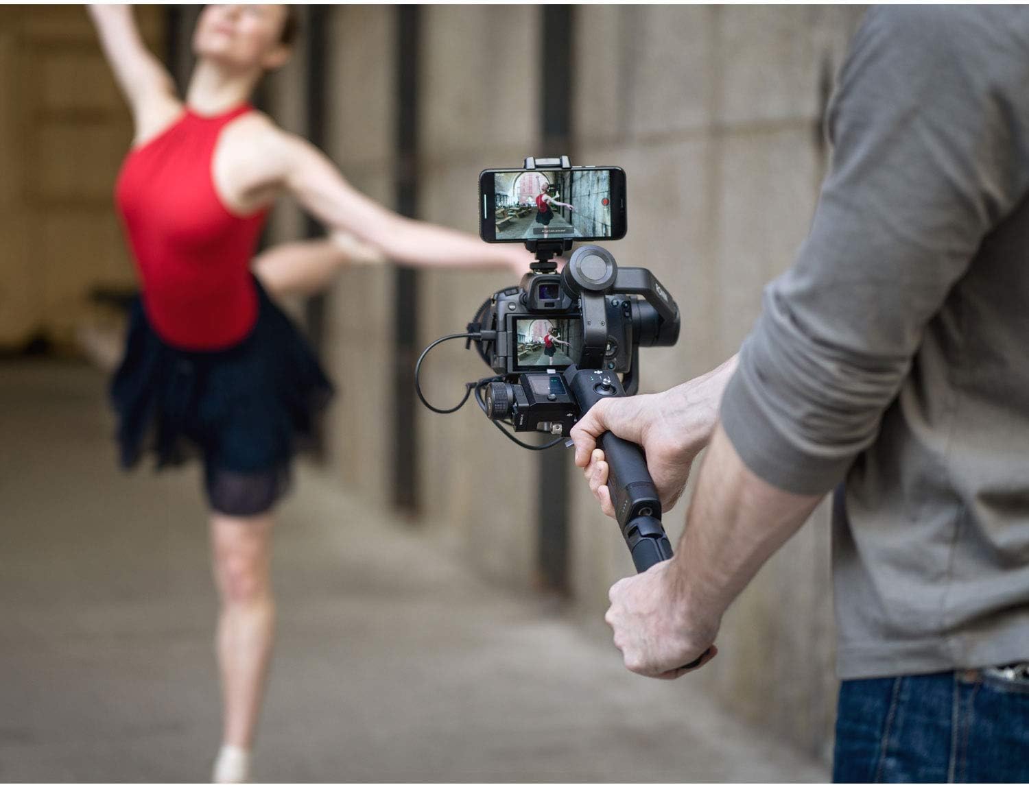 2019 DJI Ronin-SC 3-Axis Gimbal Stabilizer for Mirrorless Cameras, Comes 64GB Micro SD, Tripod, Phone Holder, Carrying Case and Cleaning Kit, Up to 4.4lb Payload, 1 Year Limited Warranty : Camera & Photo